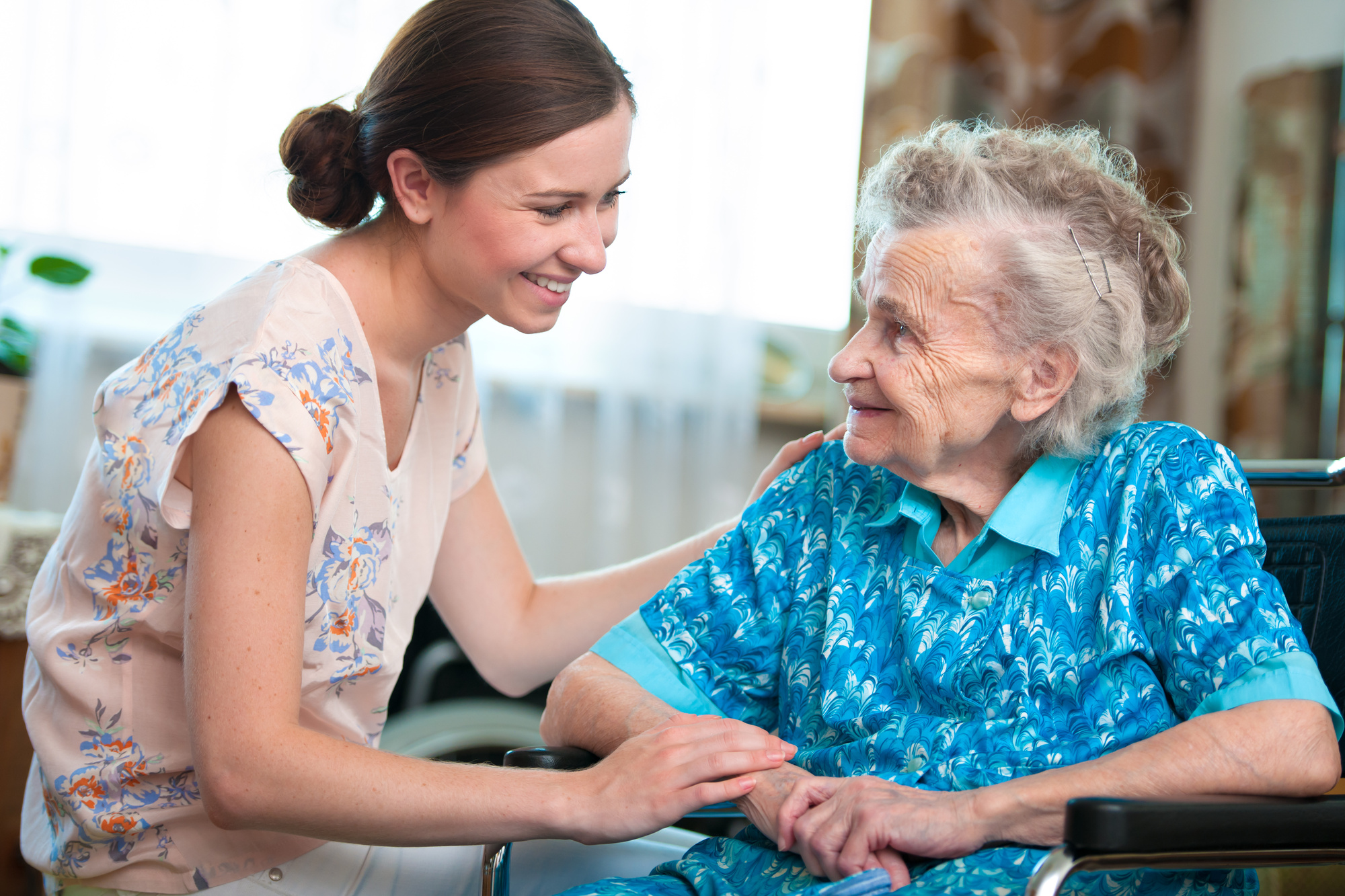 Introducing Home Care to Seniors: 6 Things You Can Do to Ease the  Transition - Jewish Family Home Care
